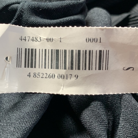 Gorgeous one piece black ribbed one shoulder swimsuit from Old Navy. Size Small - Picture 7 of 7